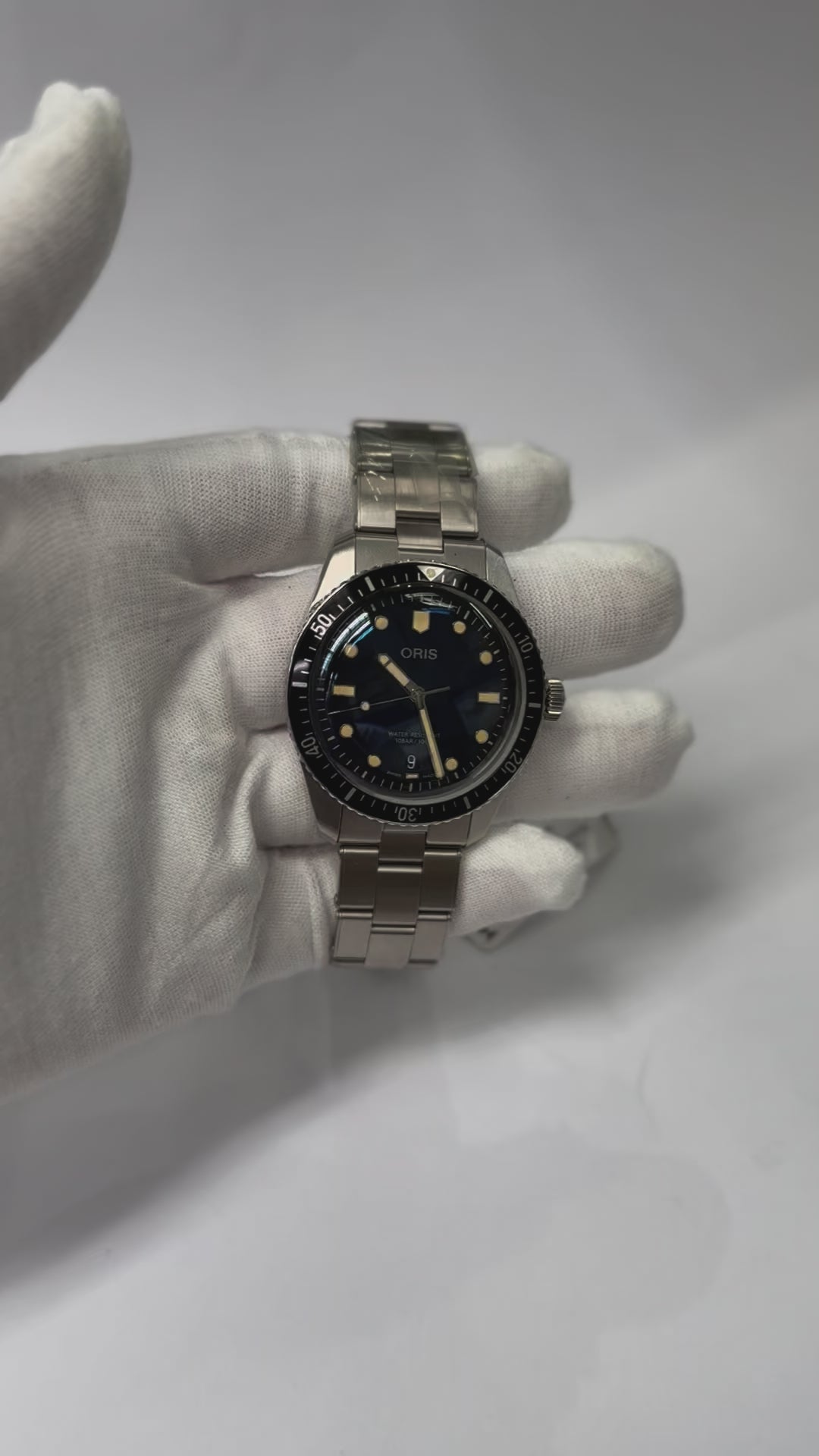 Oris Divers Sixty-Five.